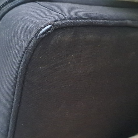 Nike Insulated Futura Fuel Pack Lunch Box Black With Neon Logo - Picture 5 of 12